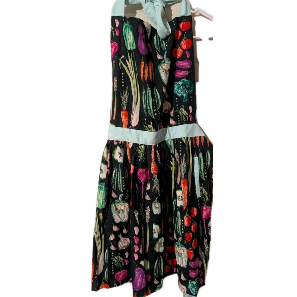 NEW Anthropologie Halter Apron Vegetable Garden Print Rare Discontinued NWT